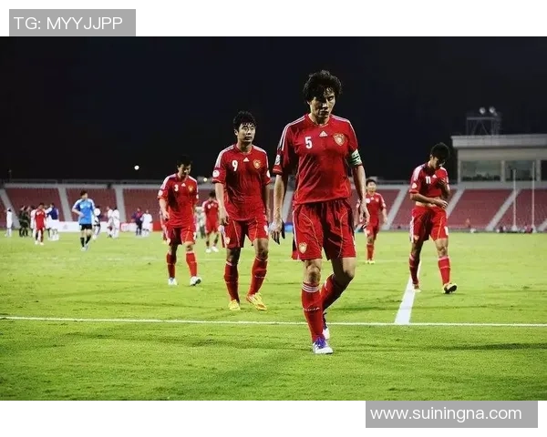 足球明星的卡通画世界:展现绿茵场上的传奇与魅力 足球明星的卡通画世界:展现绿茵场上的传奇与魅力