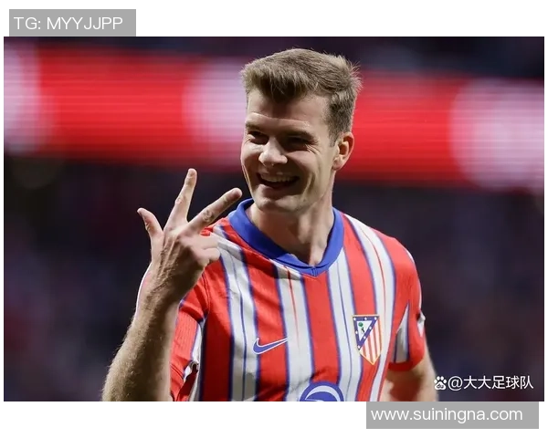 球探眼中的足球明星揭秘他们的成长历程与辉煌成就