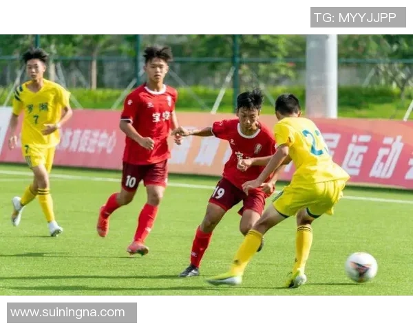 深圳足球队以96分领跑城市联赛积分榜展现强劲实力